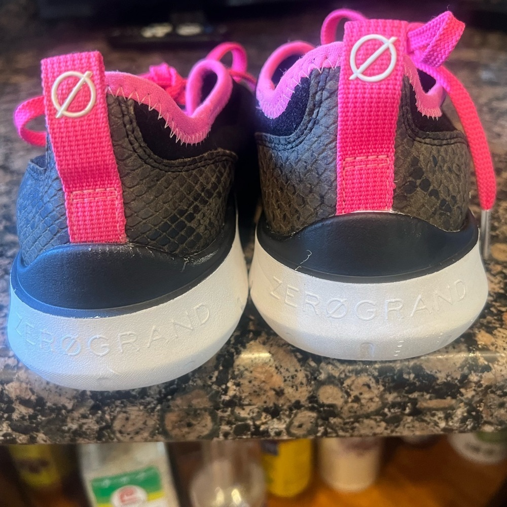 Cole Haan ladies zero grand sneaker very good condition size 8 1/2 - Picture 8 of 11